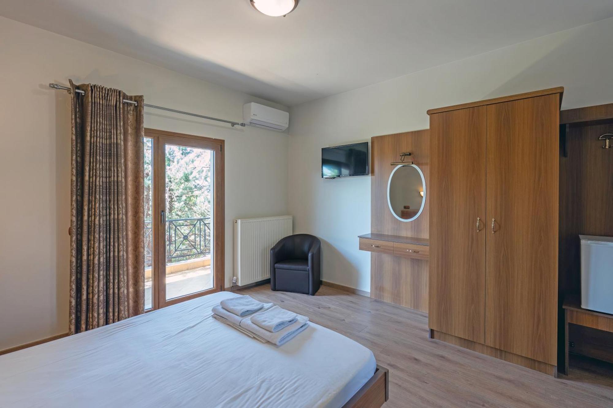 Hotel Agistro Ангістрон Екстер'єр фото