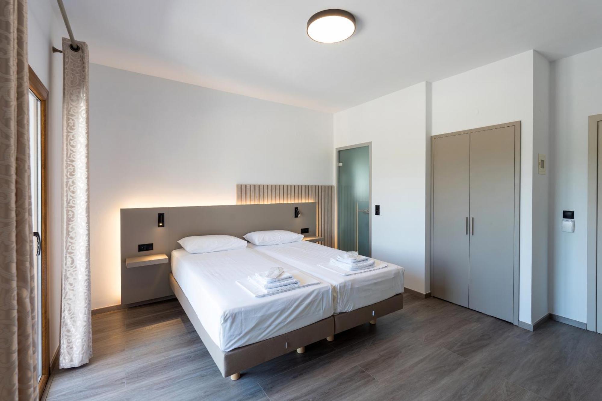 Hotel Agistro Ангістрон Екстер'єр фото
