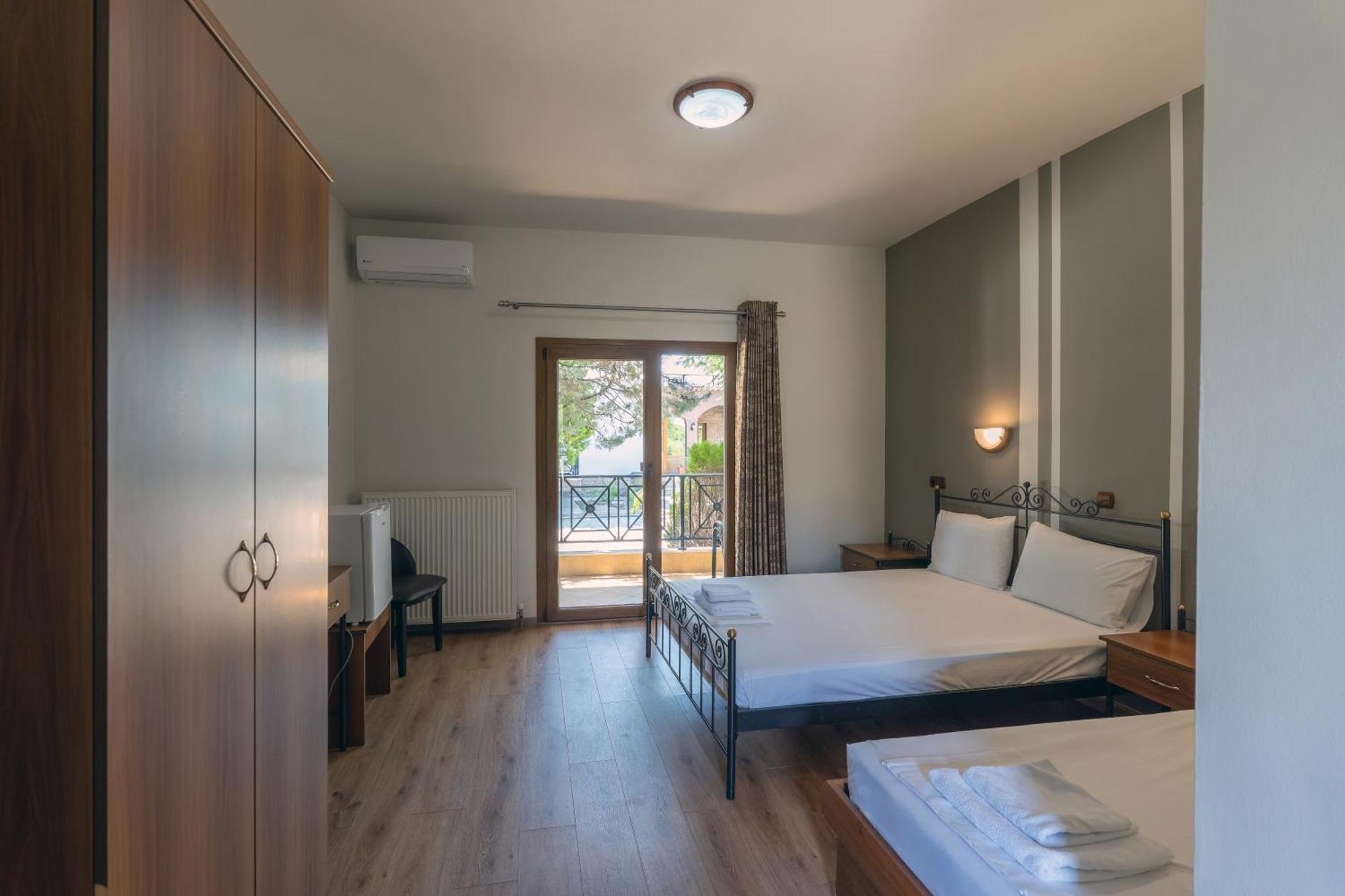 Hotel Agistro Ангістрон Екстер'єр фото