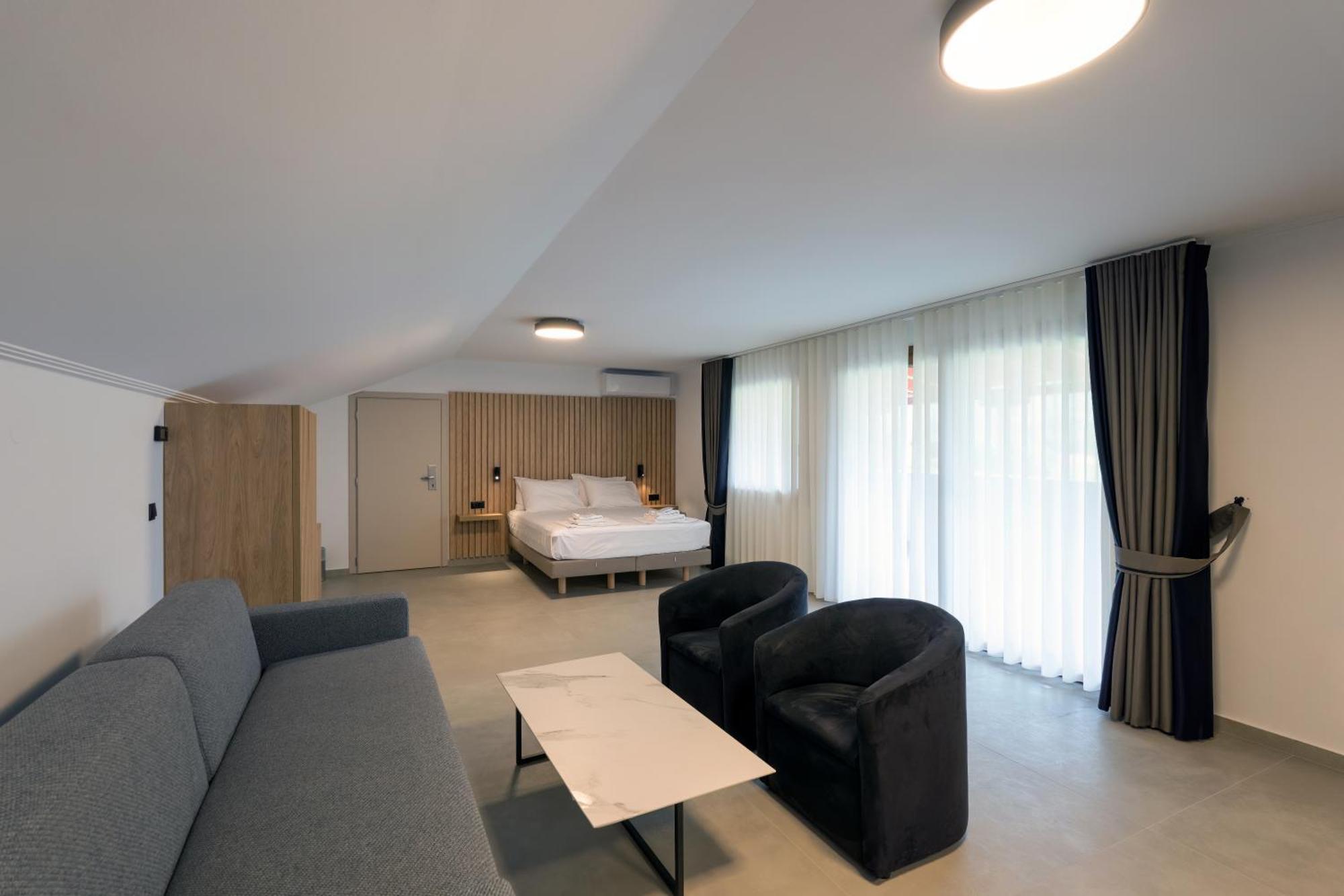 Hotel Agistro Ангістрон Екстер'єр фото